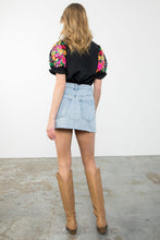 Load image into Gallery viewer, THML Wildflower Puff Sleeve Black Top
