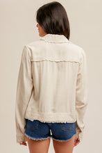 Load image into Gallery viewer, Linen Frayed Maisy Jacket
